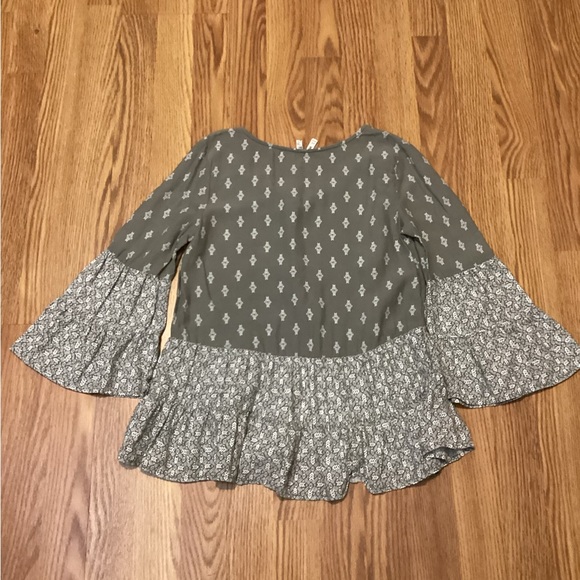 Women’s blouse casual size XS brand Mudd long sleeve color green floral - Picture 6 of 9